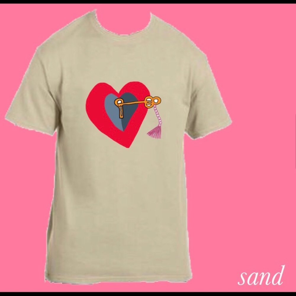 Fashion Custom Handmade Heart Keyed In T-shirts - Picture 5 of 11